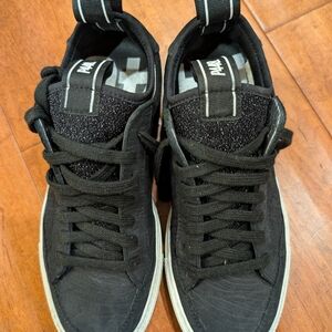 P448 Black Sneakers